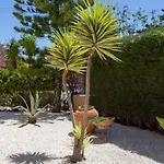 Katerina - Luxury 4-br Retreat With Private Pool & Bbq Area * Peyia