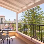 Katerina - Luxury 4-br Retreat With Private Pool & Bbq Area