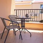 Katerina - Luxury 4-br Retreat With Private Pool & Bbq Area Ferienhaus