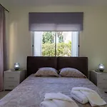 Katerina - Luxury 4-br Retreat With Private Pool & Bbq Area * Peyia