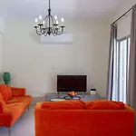 Katerina - Luxury 4-br Retreat With Private Pool & Bbq Area * Peyia