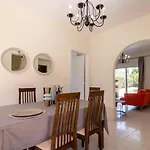 Ferienhaus Katerina - Luxury 4-br Retreat With Private Pool & Bbq Area *