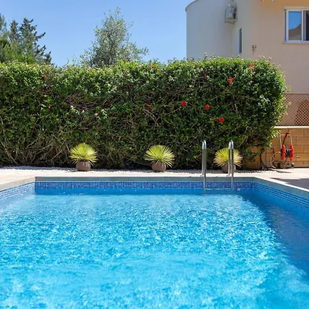 Nyaraló Katerina - Luxury 4-br Retreat With Private Pool & Bbq Area