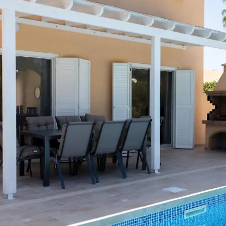 Nyaraló Katerina - Luxury 4-br Retreat With Private Pool & Bbq Area *