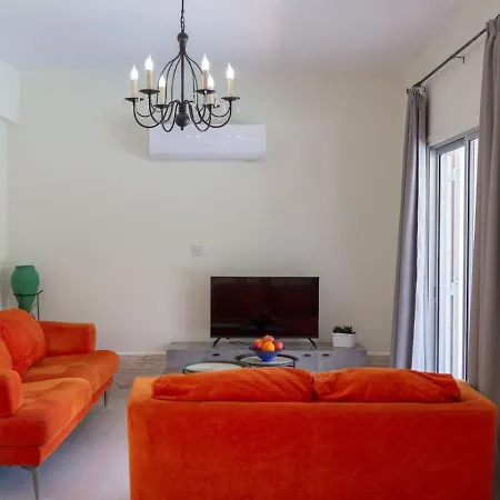 Katerina - Luxury 4-br Retreat With Private Pool & Bbq Area * Peyia