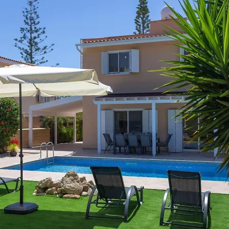 4 Bedroom Katerina Peyia