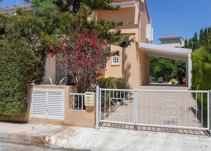 Casa vacanze Katerina - Luxury 4-br Retreat With Private Pool & Bbq Area *