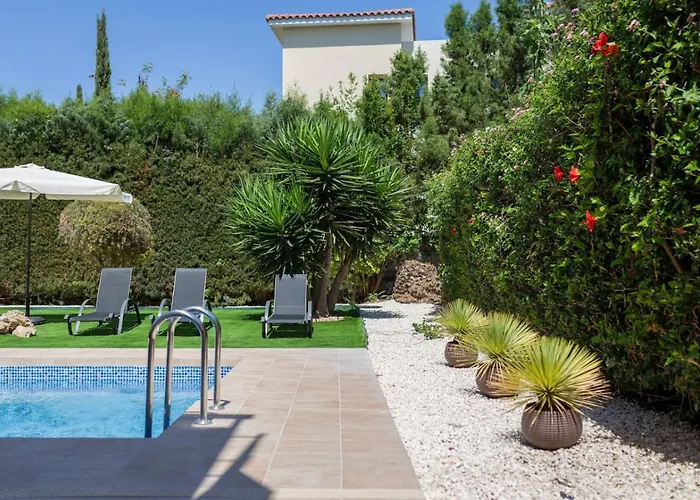 Casa vacanze Katerina - Luxury 4-br Retreat With Private Pool & Bbq Area Peyia