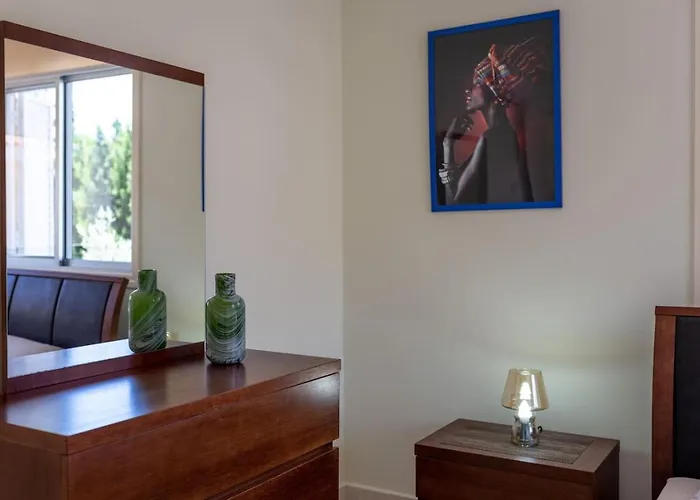 Katerina - Luxury 4-br Retreat With Private Pool & Bbq Area Peyia