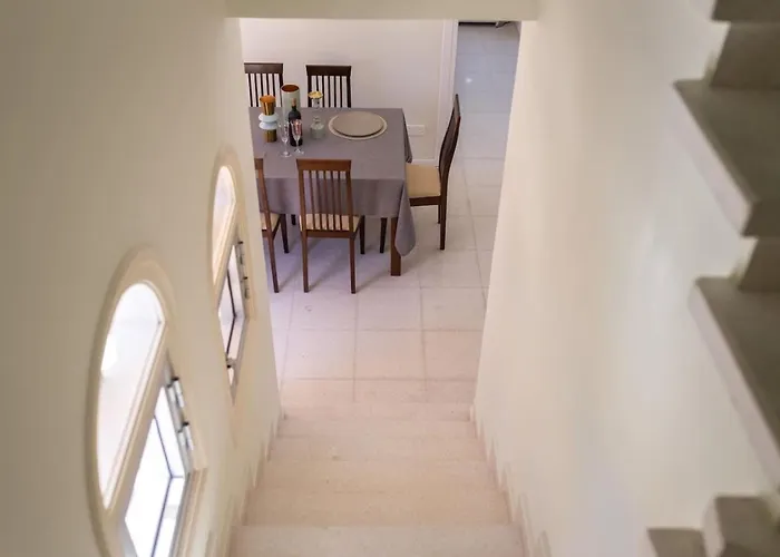 Katerina - Luxury 4-br Retreat With Private Pool & Bbq Area Peyia