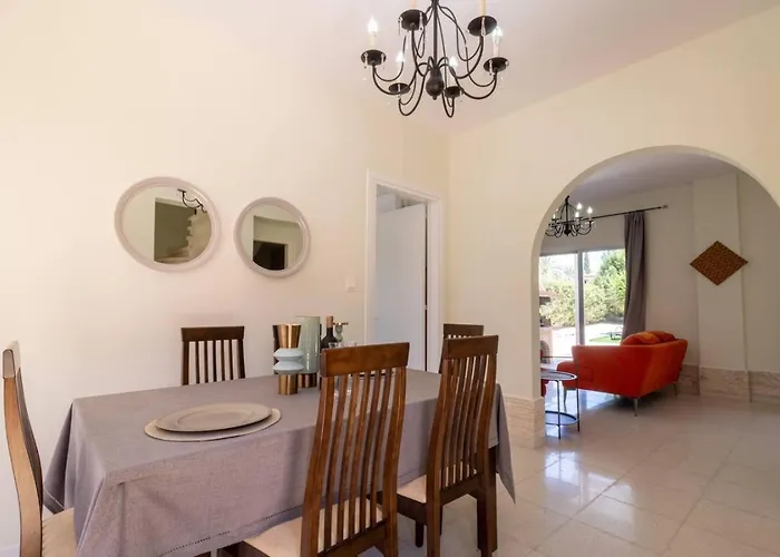 Casa vacanze Katerina - Luxury 4-br Retreat With Private Pool & Bbq Area *
