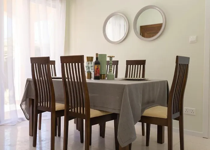 Katerina - Luxury 4-br Retreat With Private Pool & Bbq Area Peyia